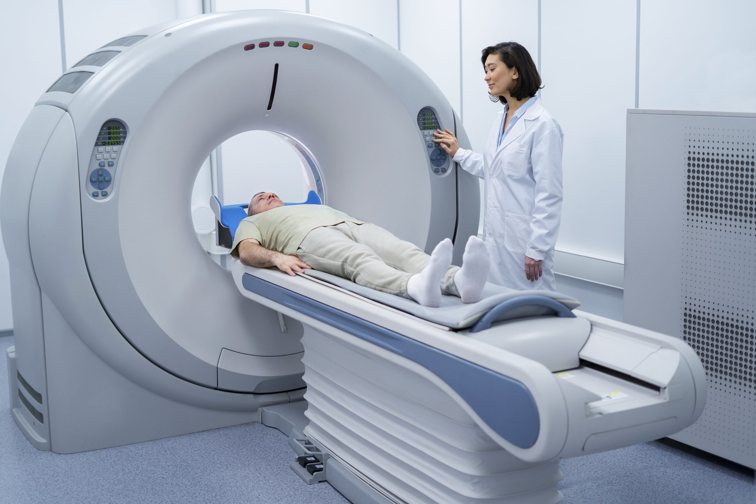 How to Choose the Right MRI and CT Scanner for Diagnostic Centers